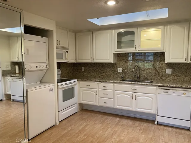 13151 Shawnee Ln., Seal Beach, California 90740
