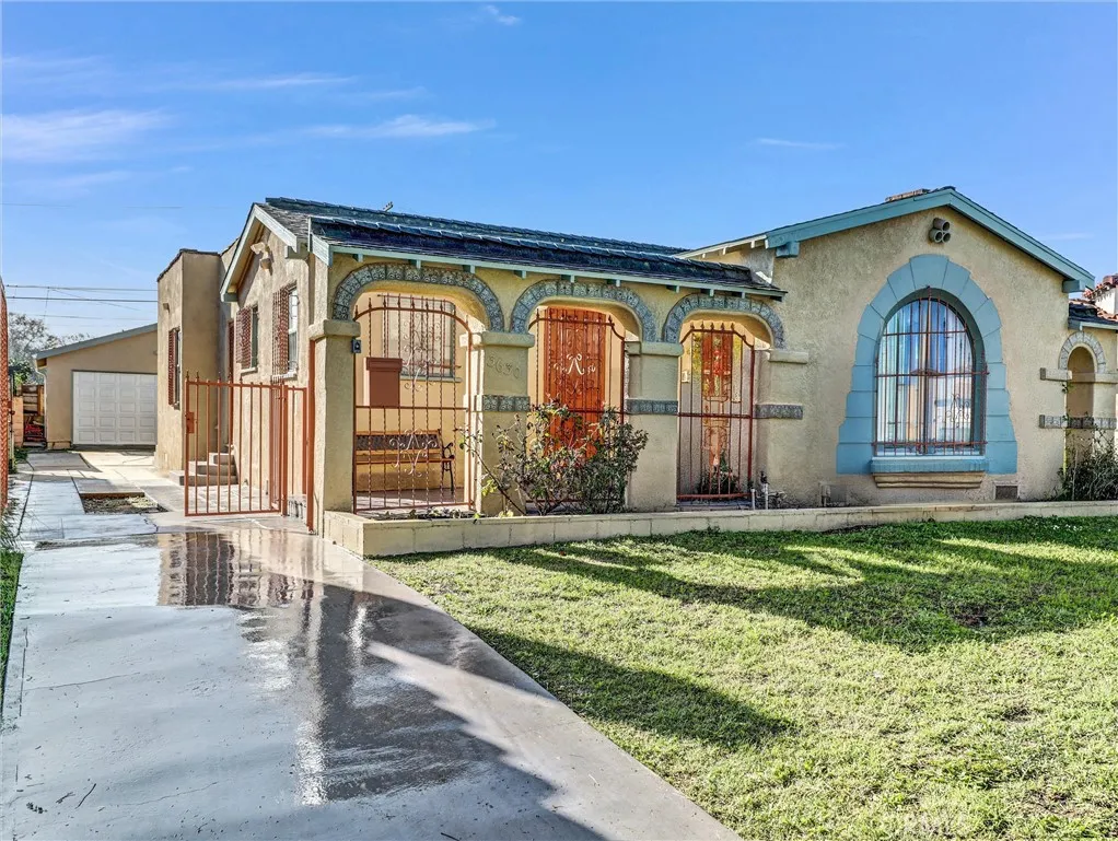 3630 W 61st, Los Angeles, California 90043 home-pic-3