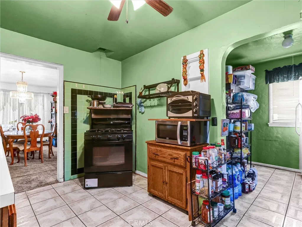 3630 W 61st, Los Angeles, California 90043 home-pic-18