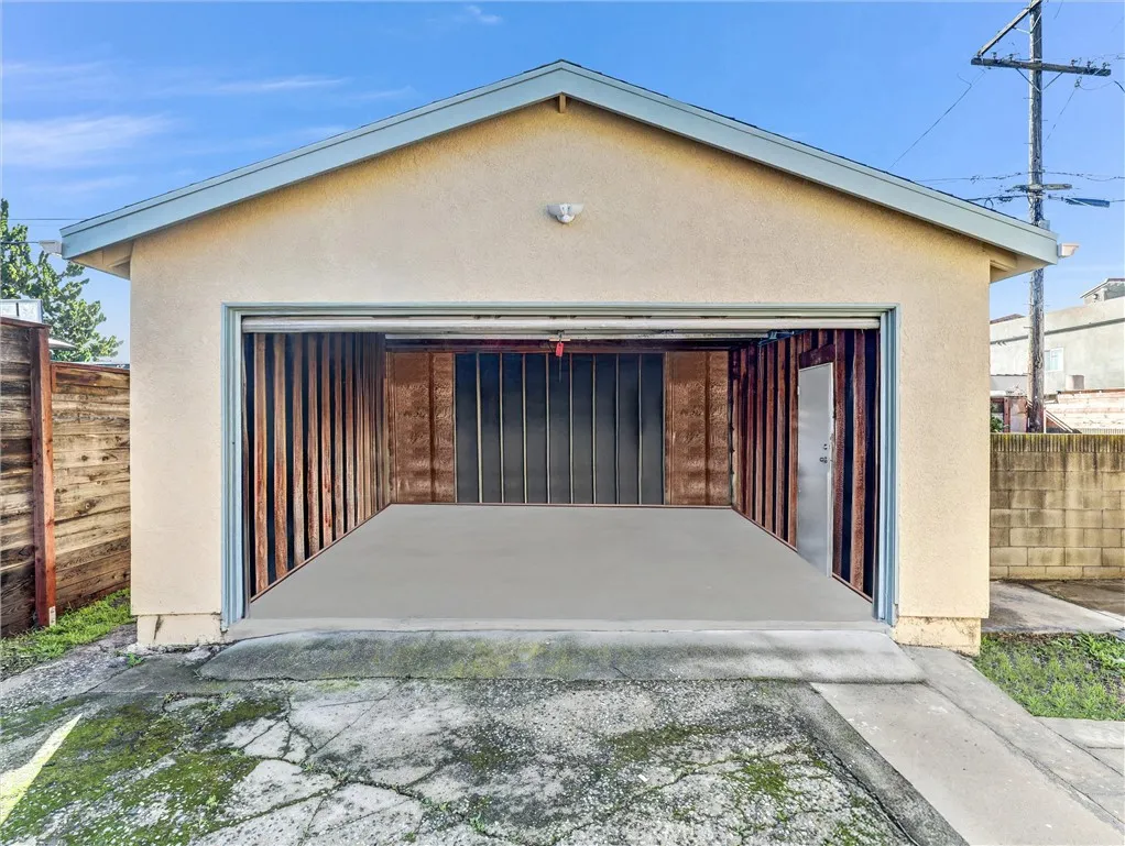 3630 W 61st, Los Angeles, California 90043 home-pic-39