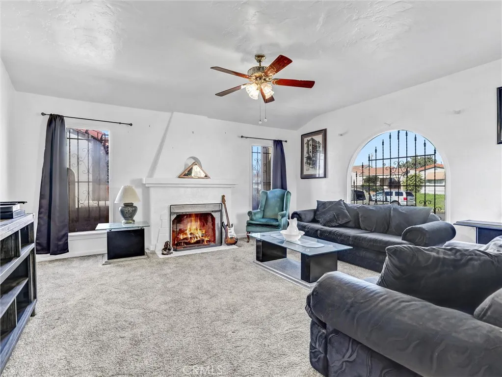 3630 W 61st, Los Angeles, California 90043 home-pic-11