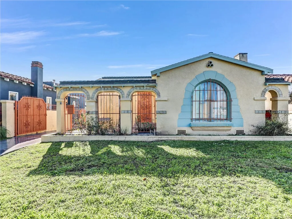 3630 W 61st, Los Angeles, California 90043 home-pic-4