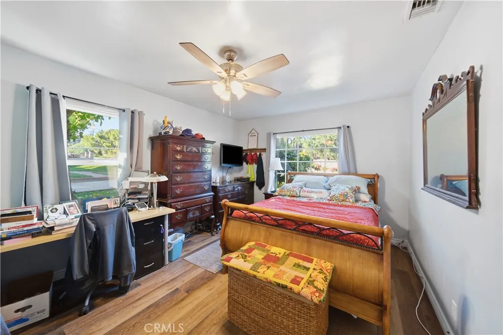 1298 W Baseline, Claremont, California 91711 home-pic-17