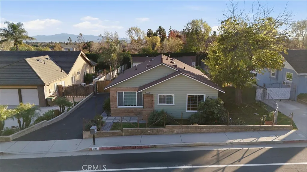 1298 W Baseline, Claremont, California 91711 home-pic-2