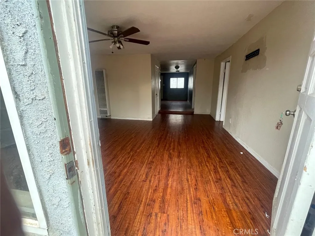 10337 Mull, Riverside, California 92505 home-pic-3