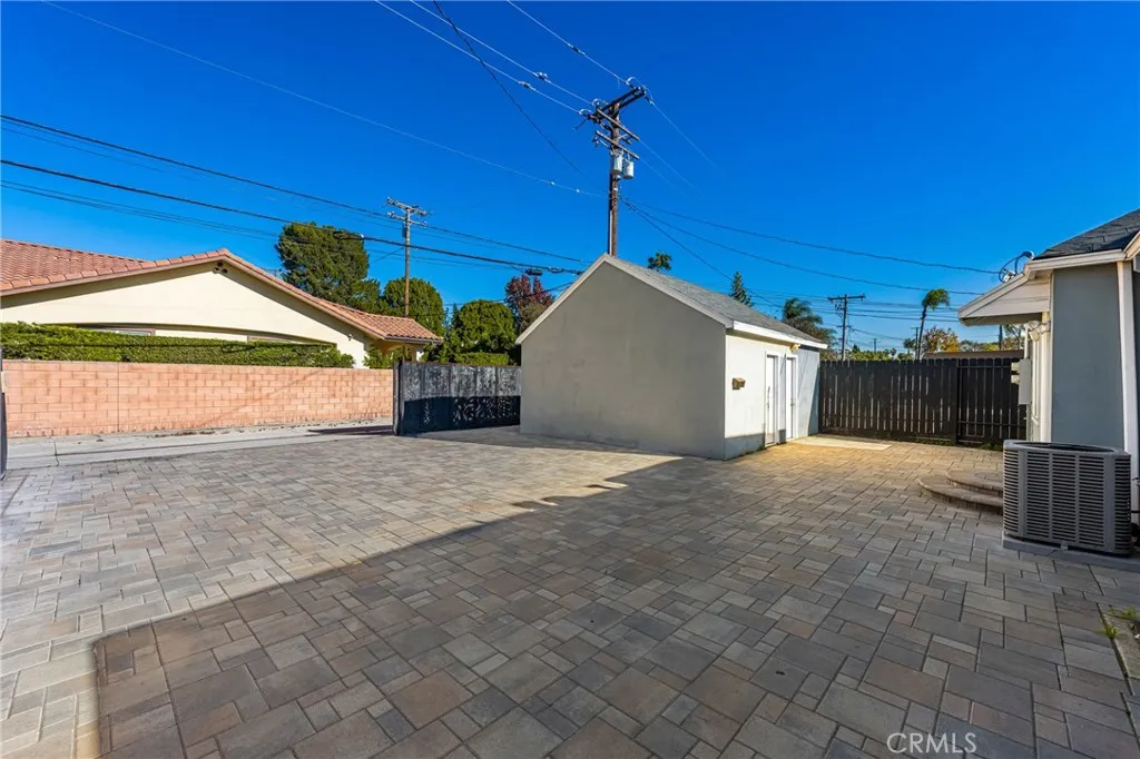 801 W 17th Street, Santa Ana, California 92706 home-pic-37