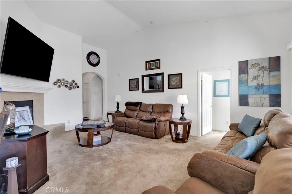 16179 Homoa, Victorville, California 92395 home-pic-6