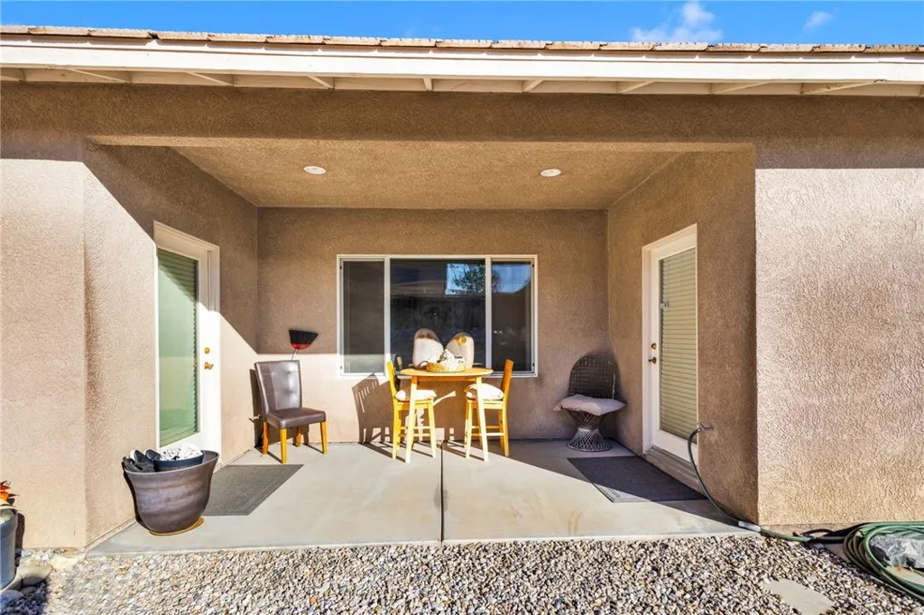 16179 Homoa, Victorville, California 92395 home-pic-32