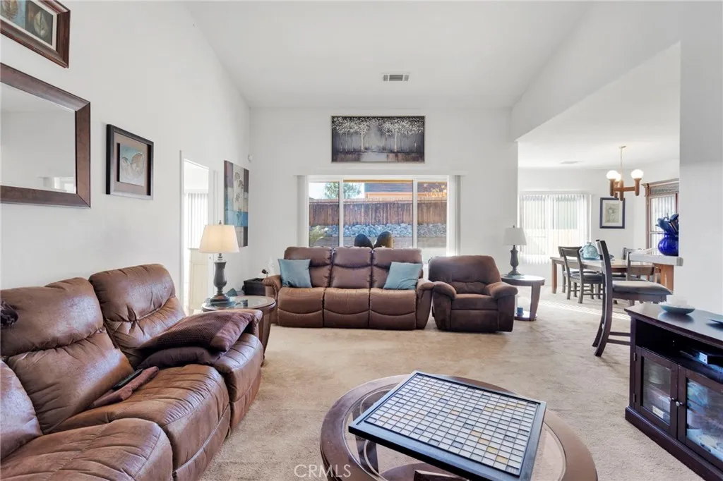 16179 Homoa, Victorville, California 92395 home-pic-9