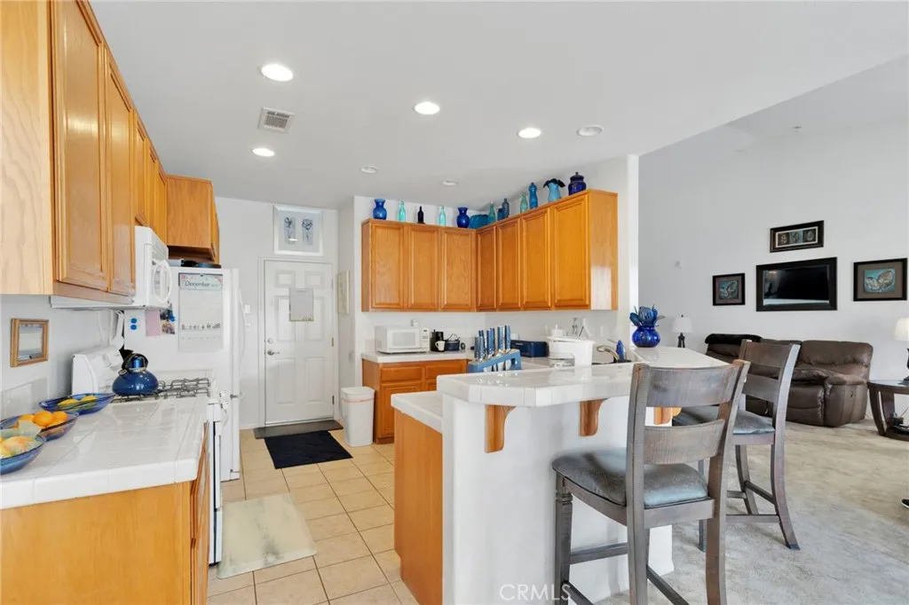 16179 Homoa, Victorville, California 92395 home-pic-13