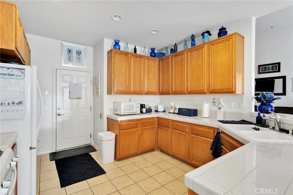16179 Homoa, Victorville, California 92395 home-pic-14