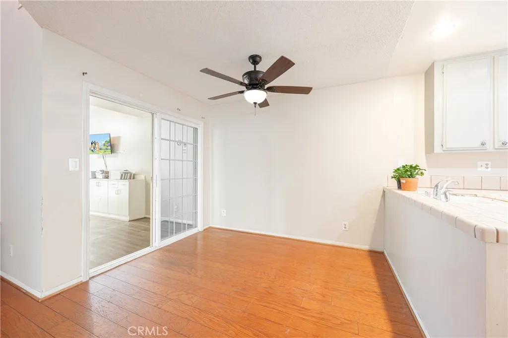25710 Lupita, Valencia, California 91355 home-pic-9