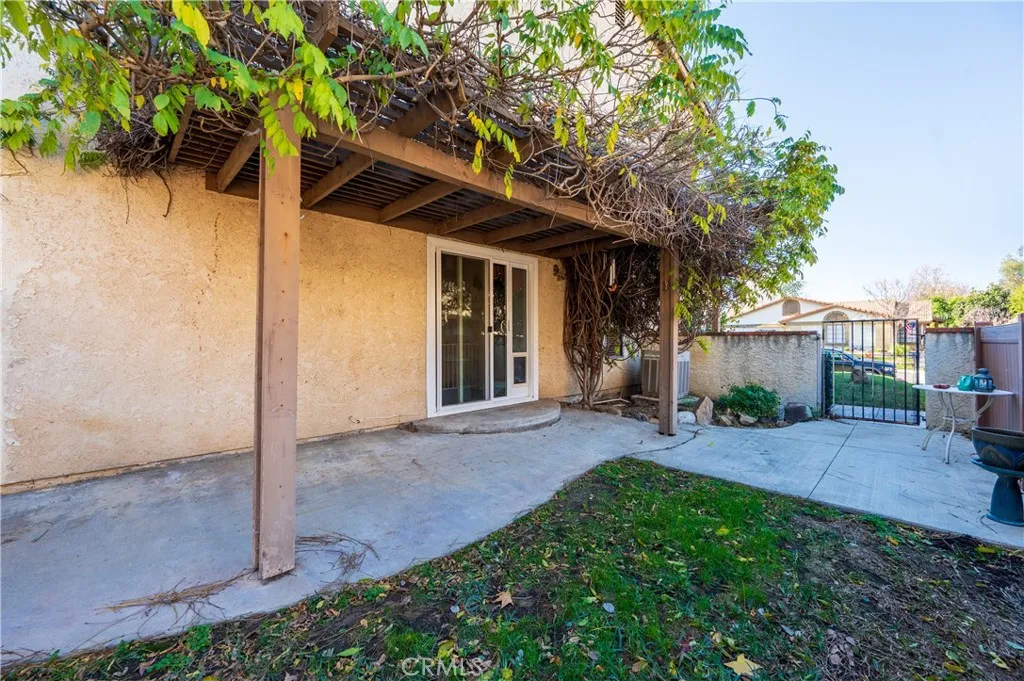 25710 Lupita, Valencia, California 91355 home-pic-33