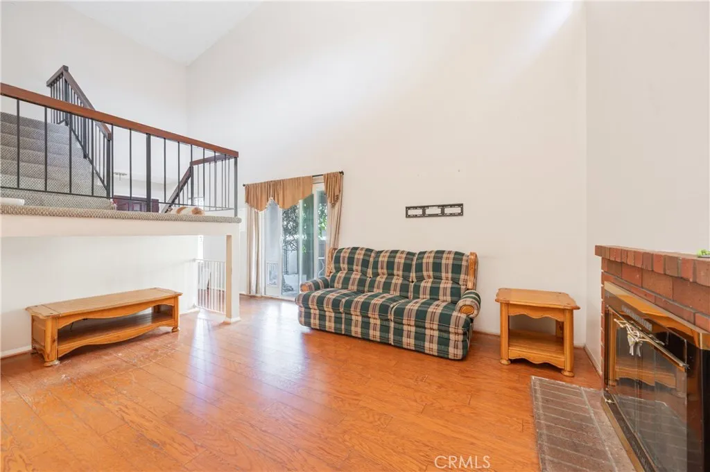 25710 Lupita, Valencia, California 91355 home-pic-6