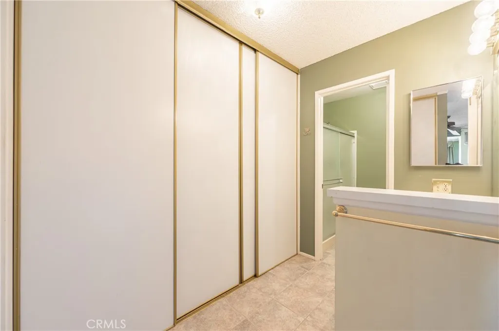 25710 Lupita, Valencia, California 91355 home-pic-21