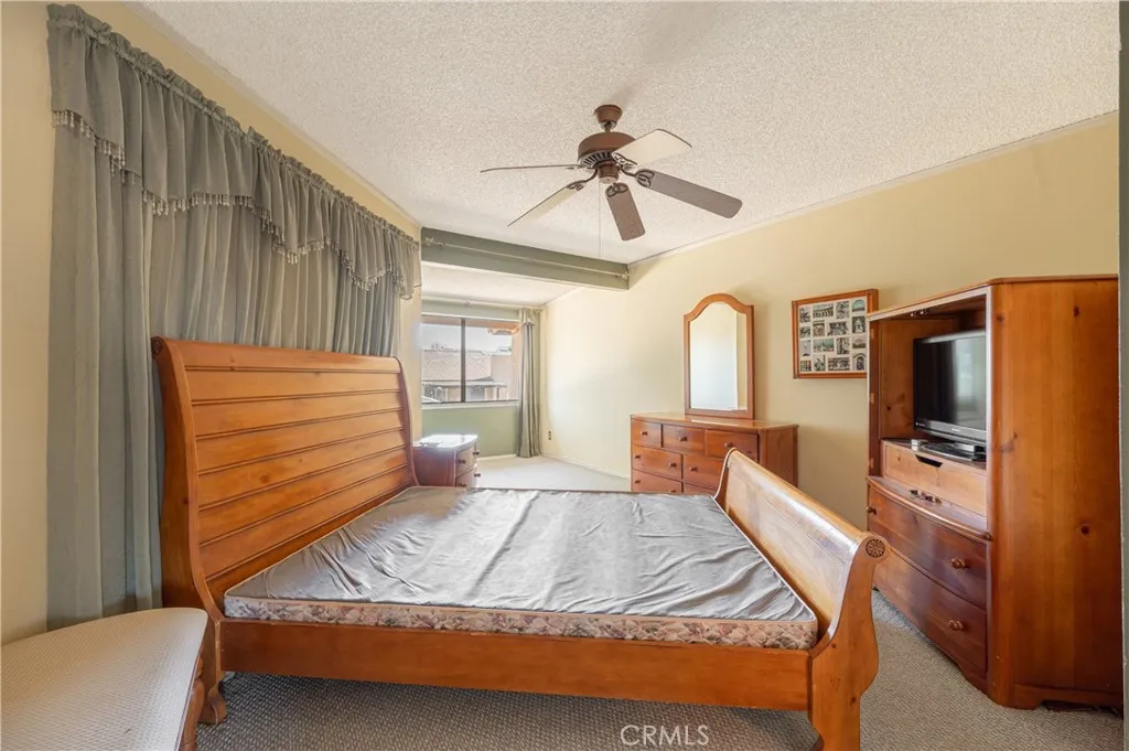 25710 Lupita, Valencia, California 91355 home-pic-19