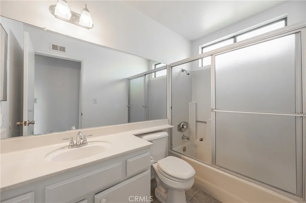 25710 Lupita, Valencia, California 91355 home-pic-24