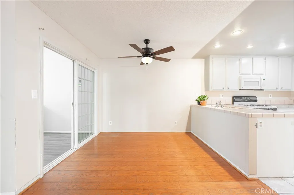 25710 Lupita, Valencia, California 91355 home-pic-8