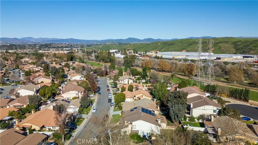 25710 Lupita, Valencia, California 91355 home-pic-40