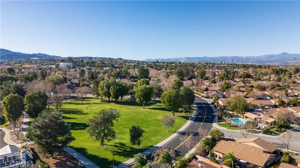 25710 Lupita, Valencia, California 91355 home-pic-46