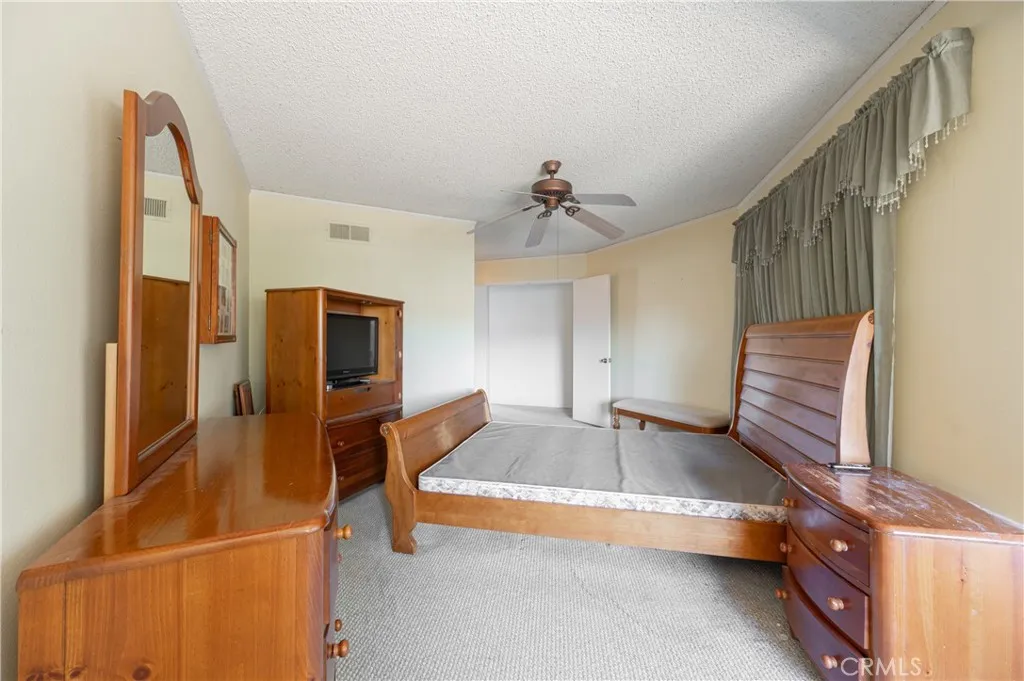 25710 Lupita, Valencia, California 91355 home-pic-20