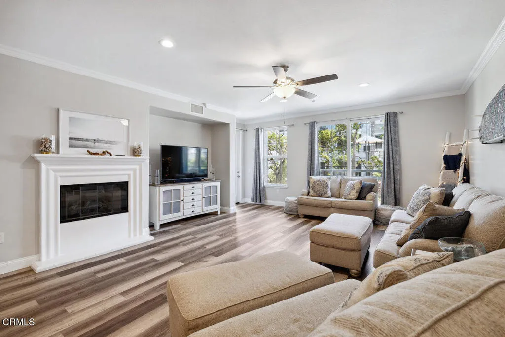1503 Windshore Way, Oxnard, California 93035 home-pic-4