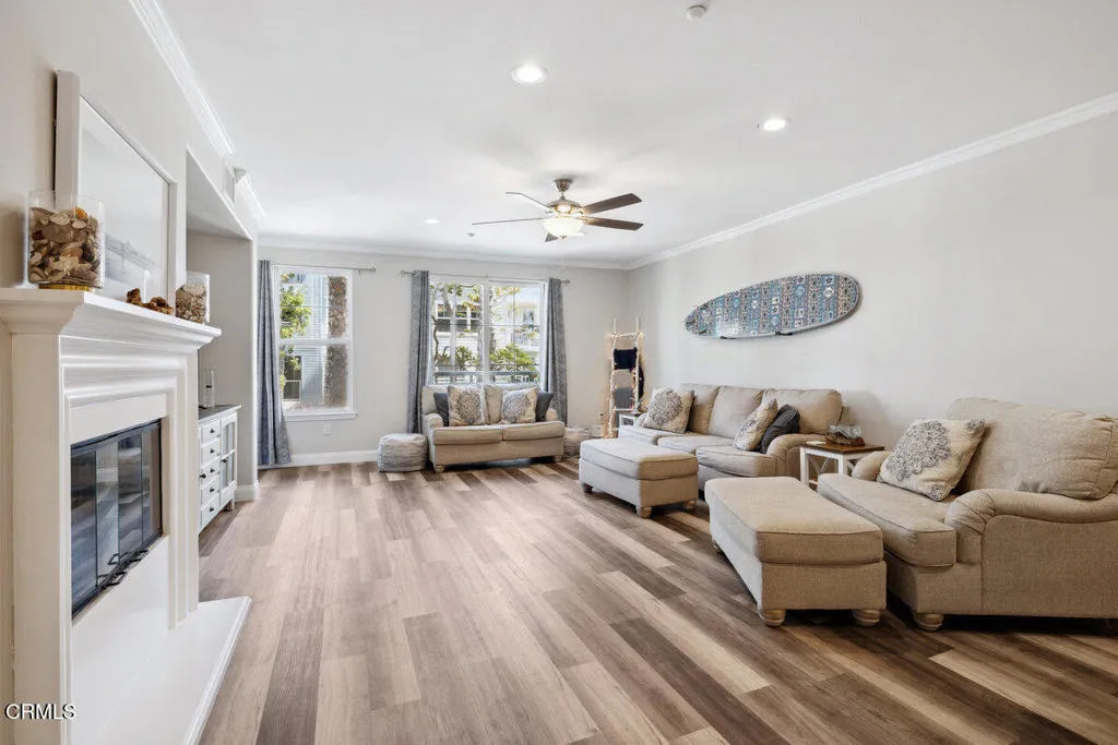 1503 Windshore Way, Oxnard, California 93035 home-pic-3