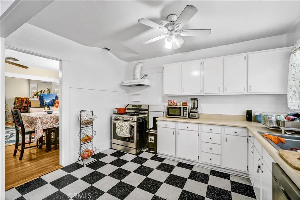 833 S Lemon Street, Anaheim, California 92805 home-pic-18