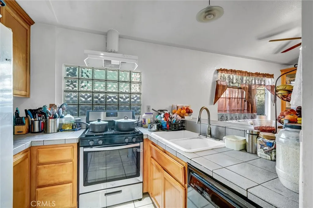 833 S Lemon Street, Anaheim, California 92805 home-pic-32