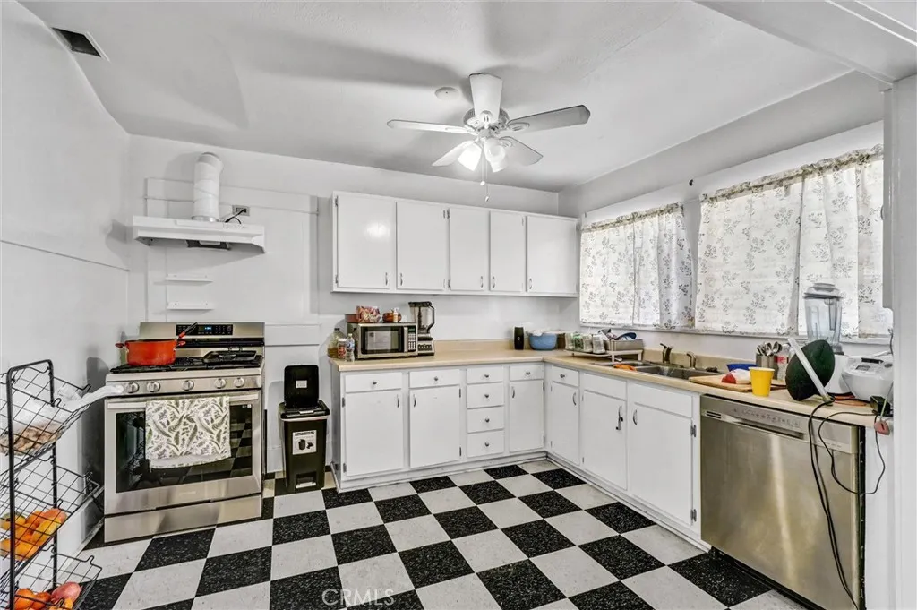 833 S Lemon Street, Anaheim, California 92805 home-pic-19