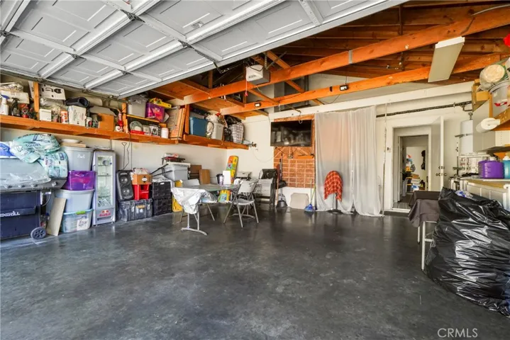 Unit B - 2 cars Garage