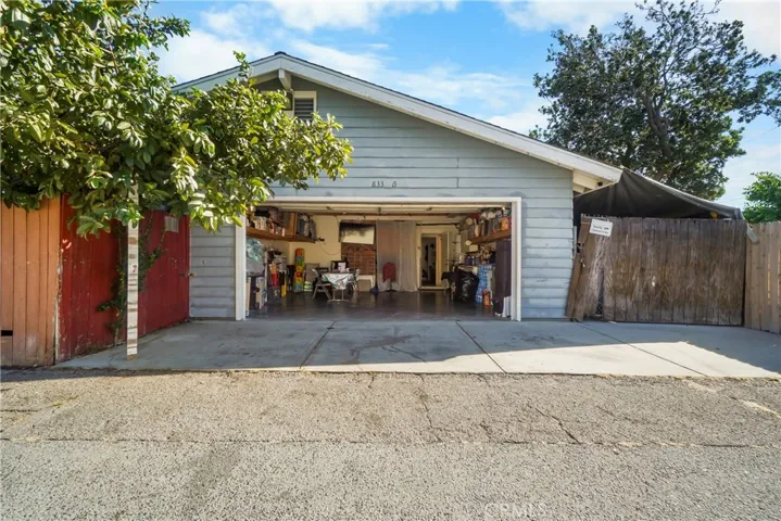 Unit B - 2 cars garage (It’s totally separate entrance with unit A)