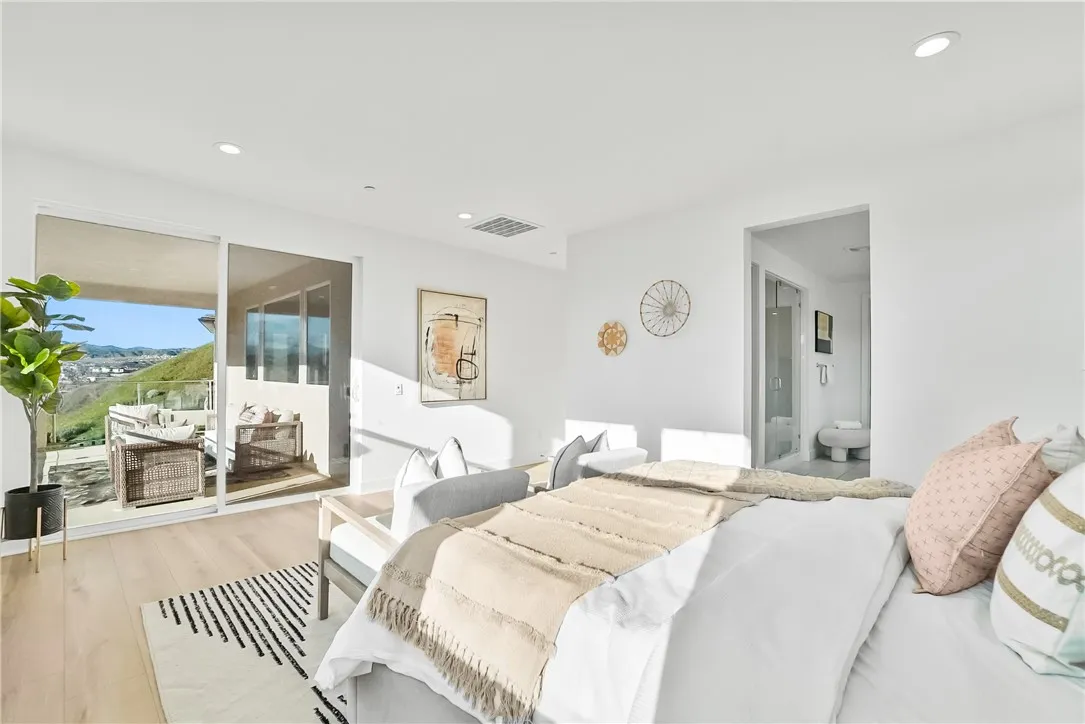 27392 Dialogue Way, Valencia, California 91381 home-pic-34