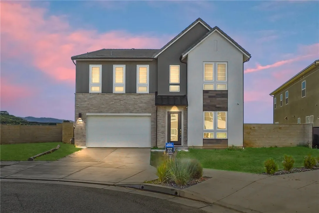 27392 Dialogue Way, Valencia, California 91381 home-pic-1