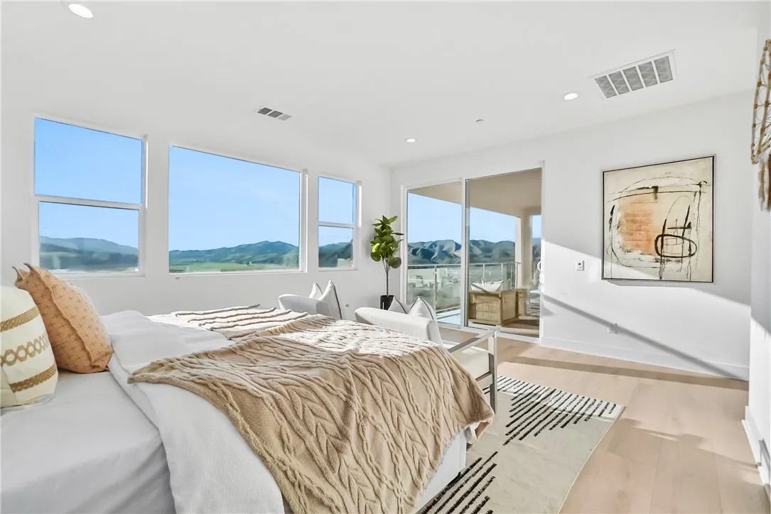 27392 Dialogue Way, Valencia, California 91381 home-pic-28