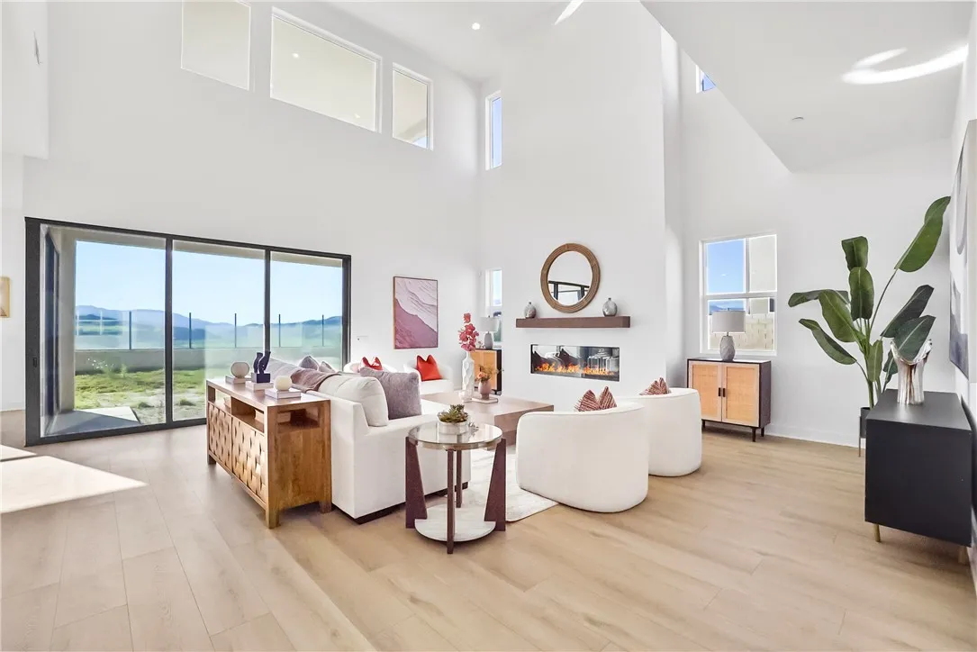 27392 Dialogue Way, Valencia, California 91381 home-pic-4