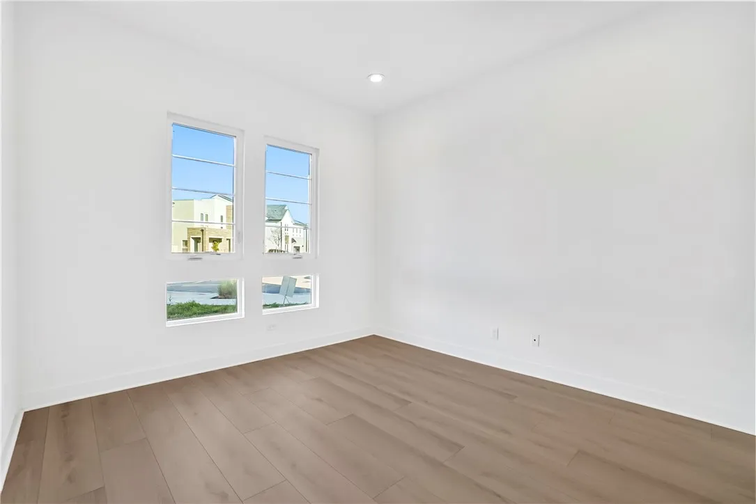 27392 Dialogue Way, Valencia, California 91381 home-pic-19