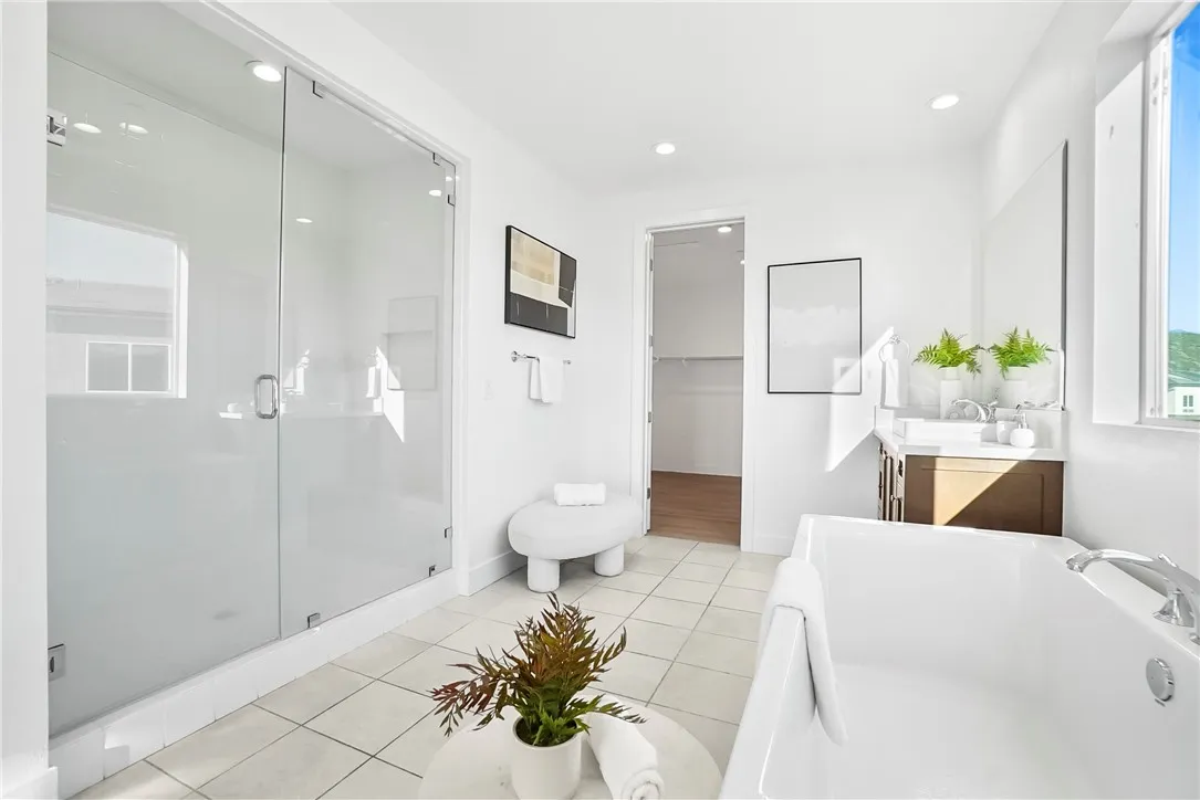 27392 Dialogue Way, Valencia, California 91381 home-pic-29