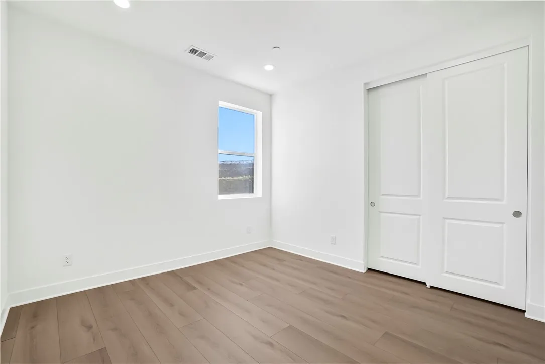 27392 Dialogue Way, Valencia, California 91381 home-pic-40