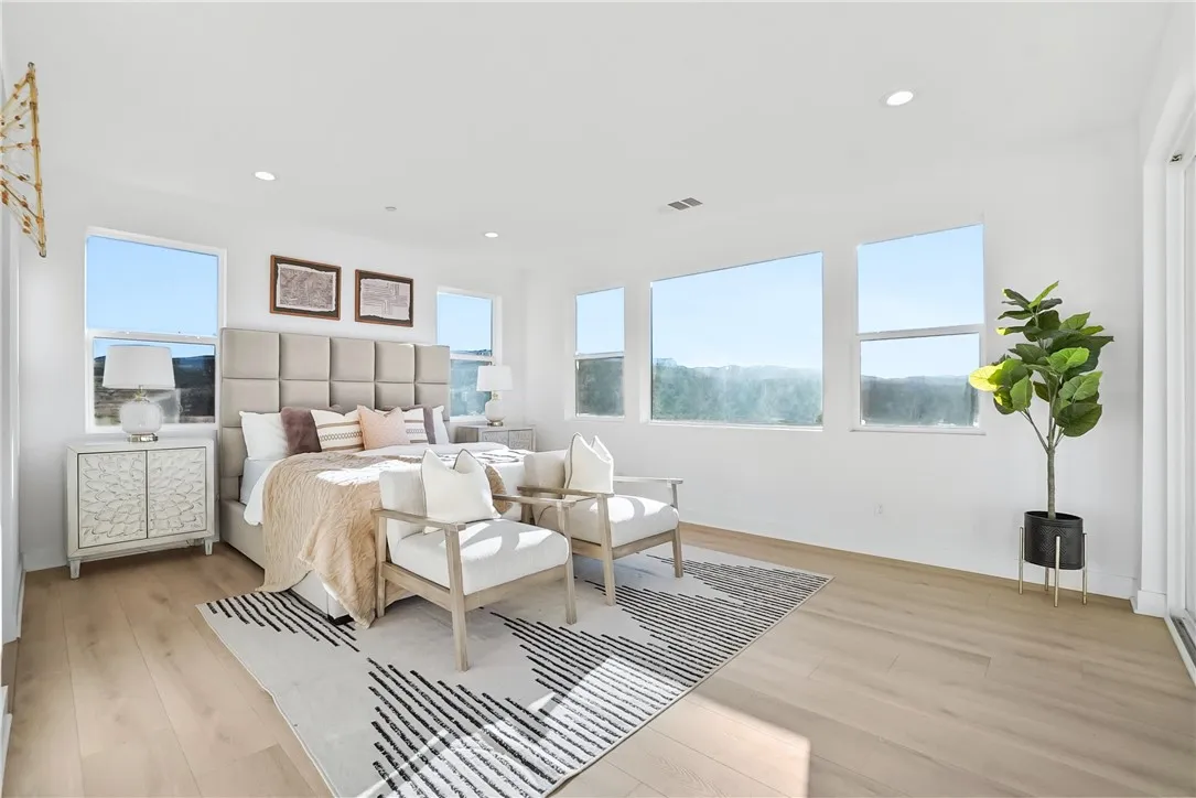 27392 Dialogue Way, Valencia, California 91381 home-pic-27