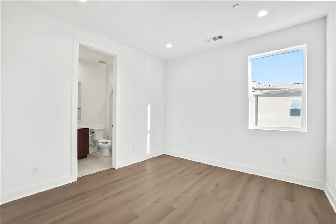 27392 Dialogue Way, Valencia, California 91381 home-pic-38