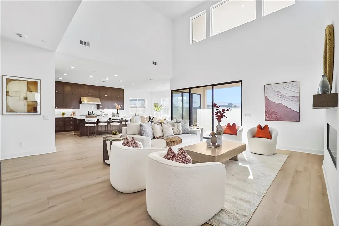 27392 Dialogue Way, Valencia, California 91381 home-pic-17