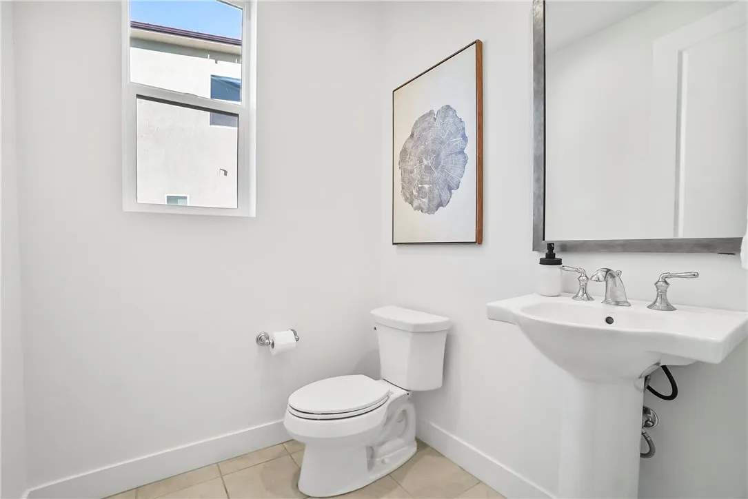 27392 Dialogue Way, Valencia, California 91381 home-pic-18