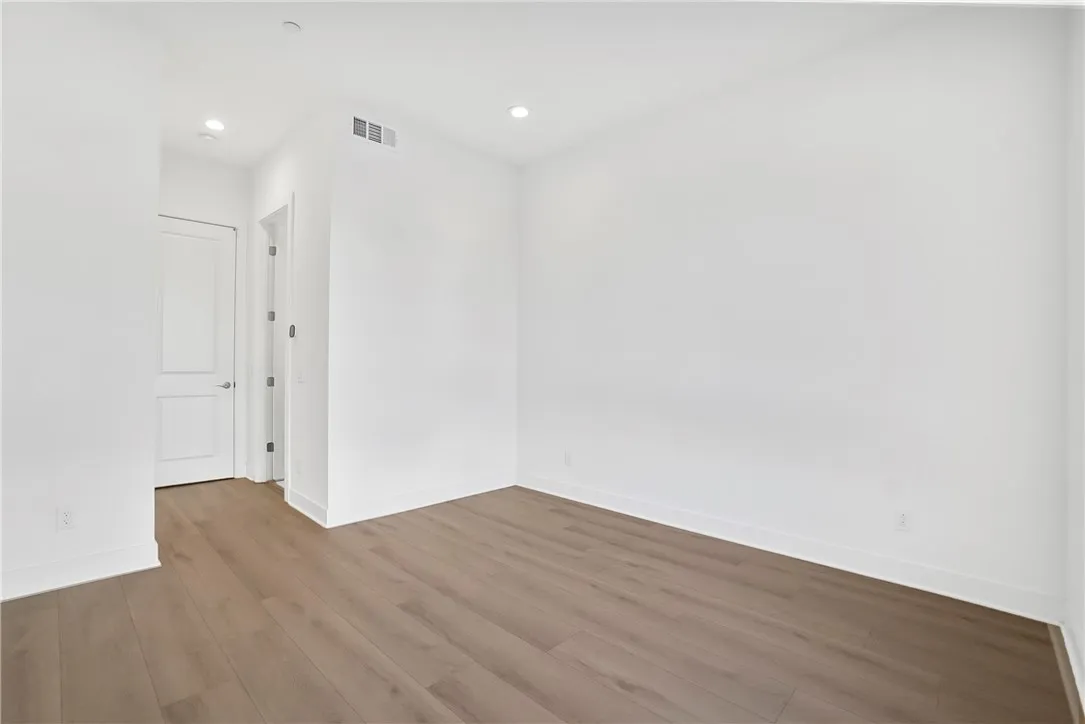 27392 Dialogue Way, Valencia, California 91381 home-pic-21