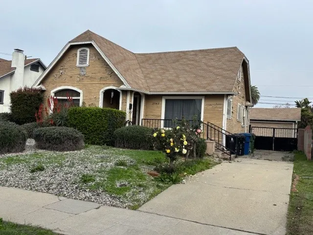 2047 W 78th, Los Angeles, California 90047 home-pic-1