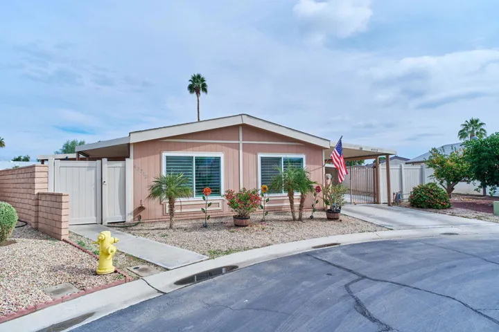 47712CalleFiesta,Indio,CA-40