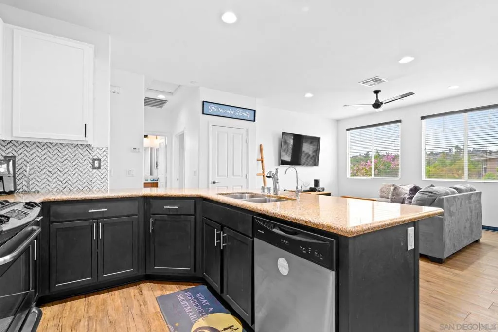 1344 Shoshone Falls Drive, Ramona, California 92065 home-pic-8