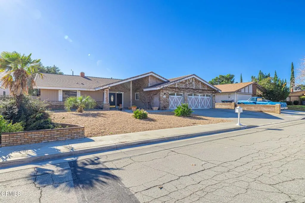 2836 Perfect Place, Lancaster, California 93536 home-pic-3