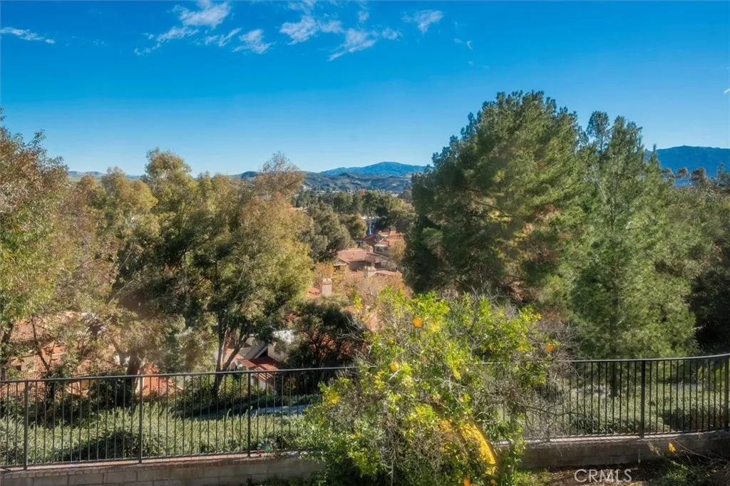 26008 Lucerne Court, Valencia, California 91355 home-pic-35