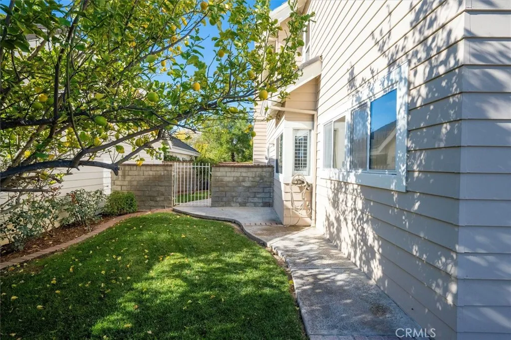 26008 Lucerne Court, Valencia, California 91355 home-pic-46